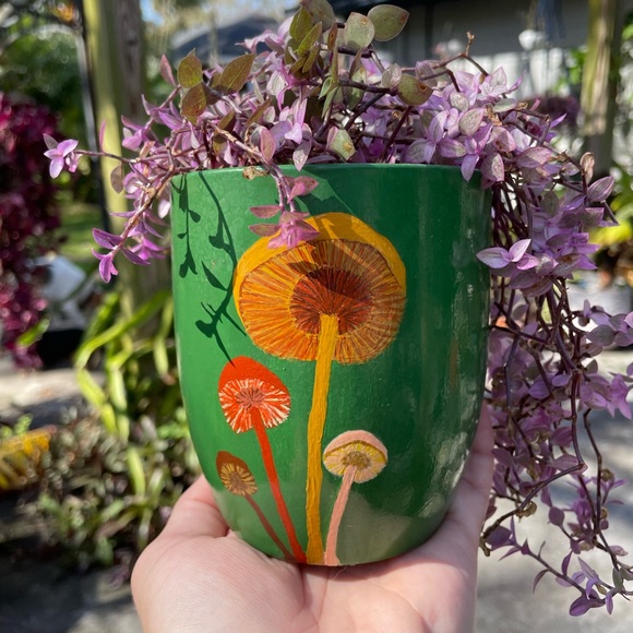 Hand painted Mushroom Plant Pot/flower pot/boho chique/hippie decor/bohemian - Picture 2 of 3